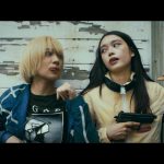 女王蜂「狂詩曲」×映画『ベイビーわるきゅーれ ナイスデイズ』コラボレーションムービー公開